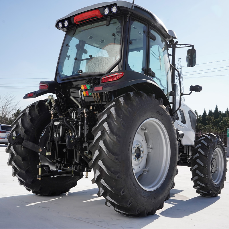 LR1004 Tractor