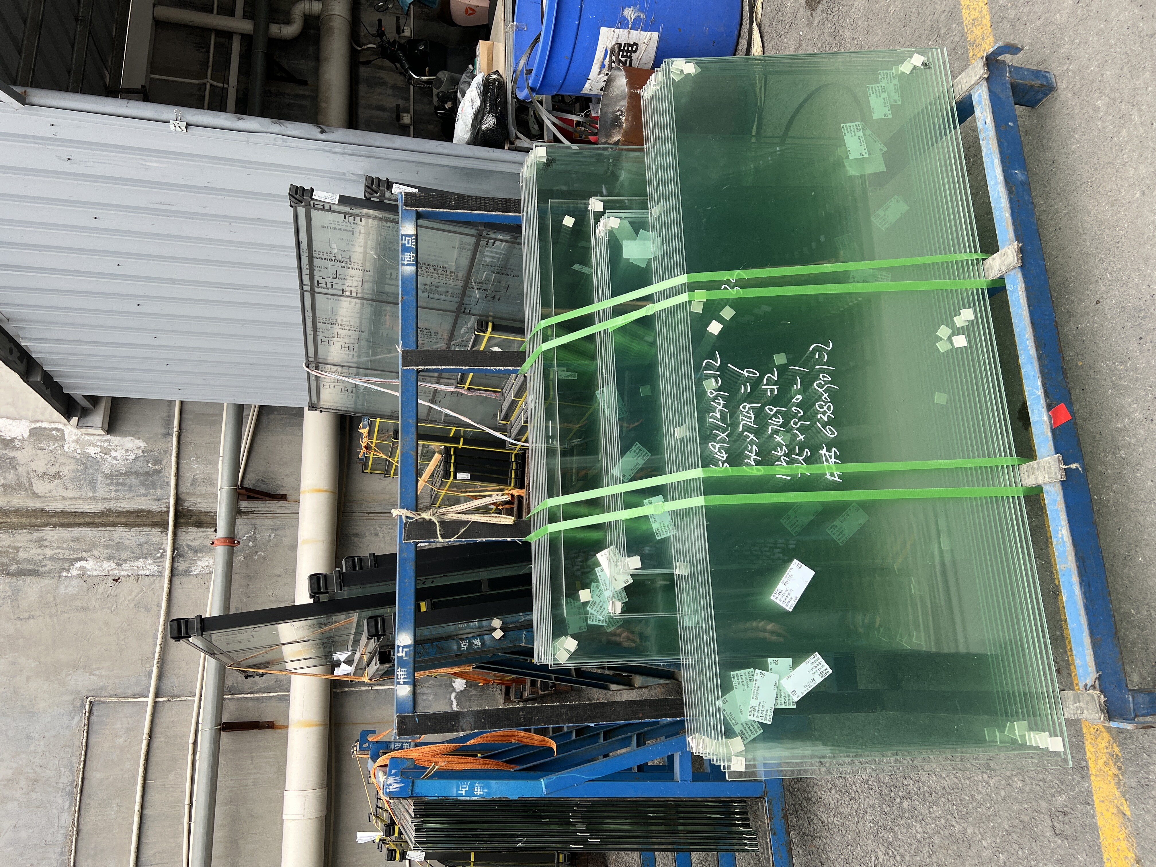 Laminated glass