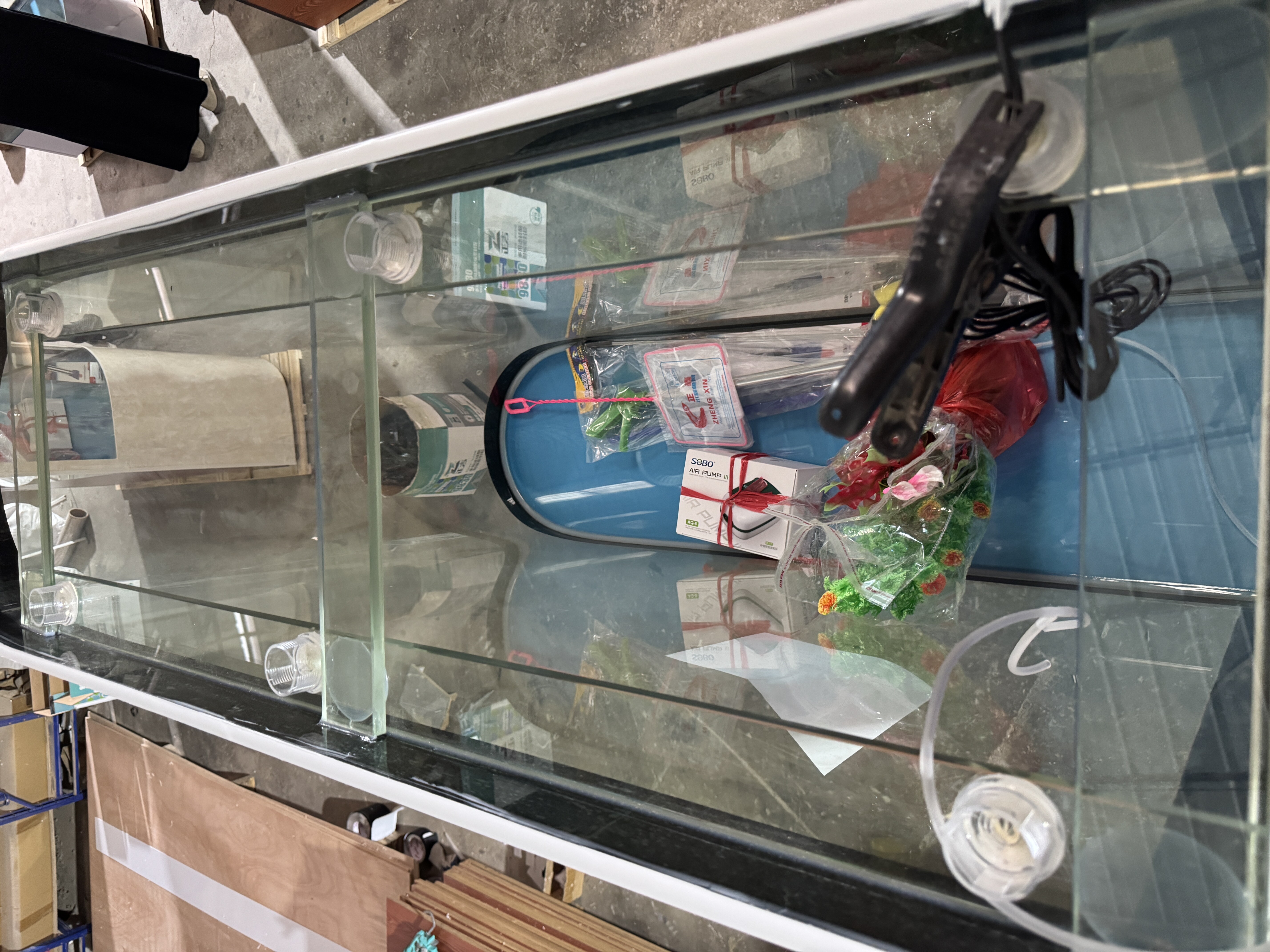 Fish tank glass