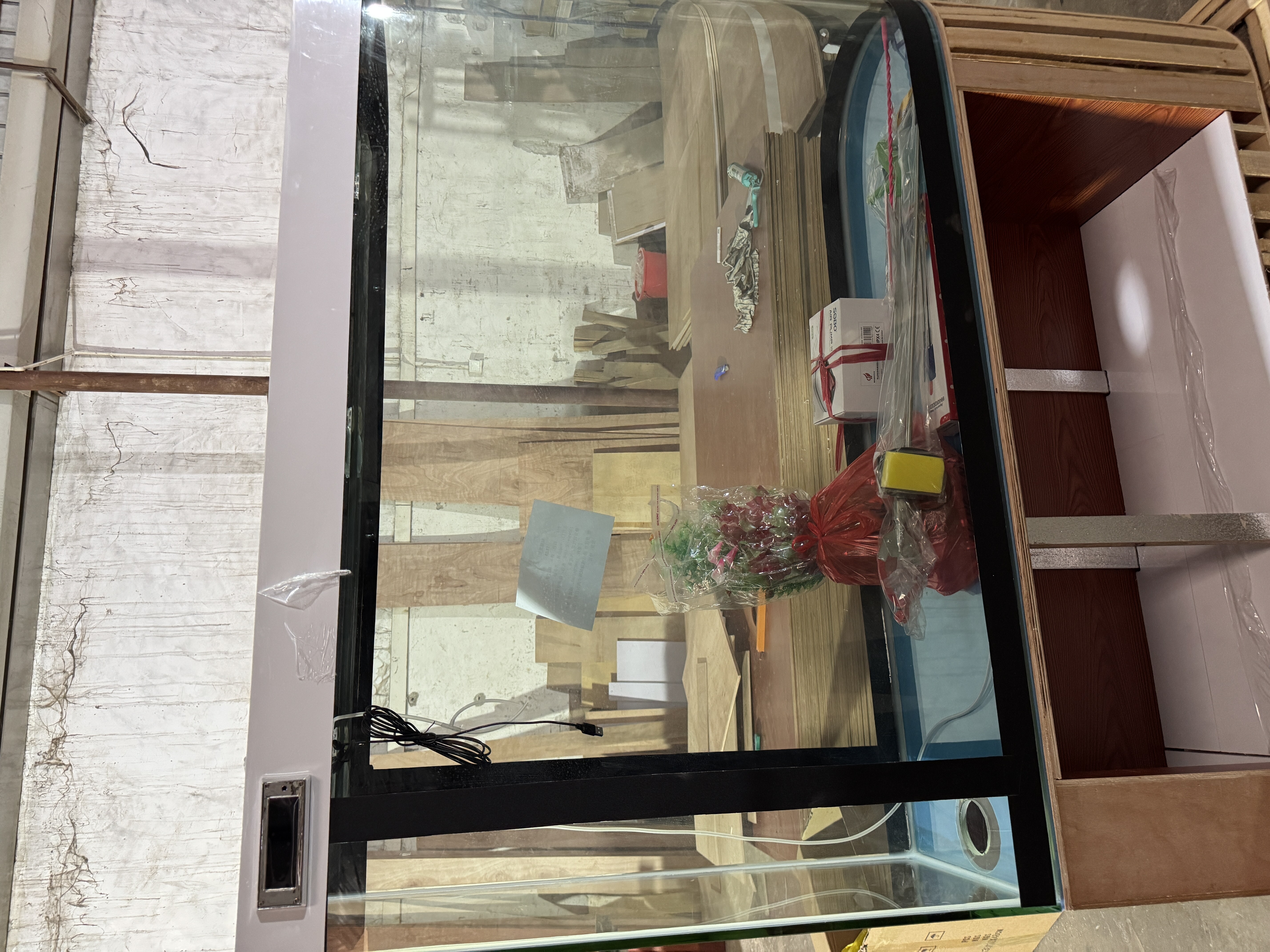 Fish tank glass