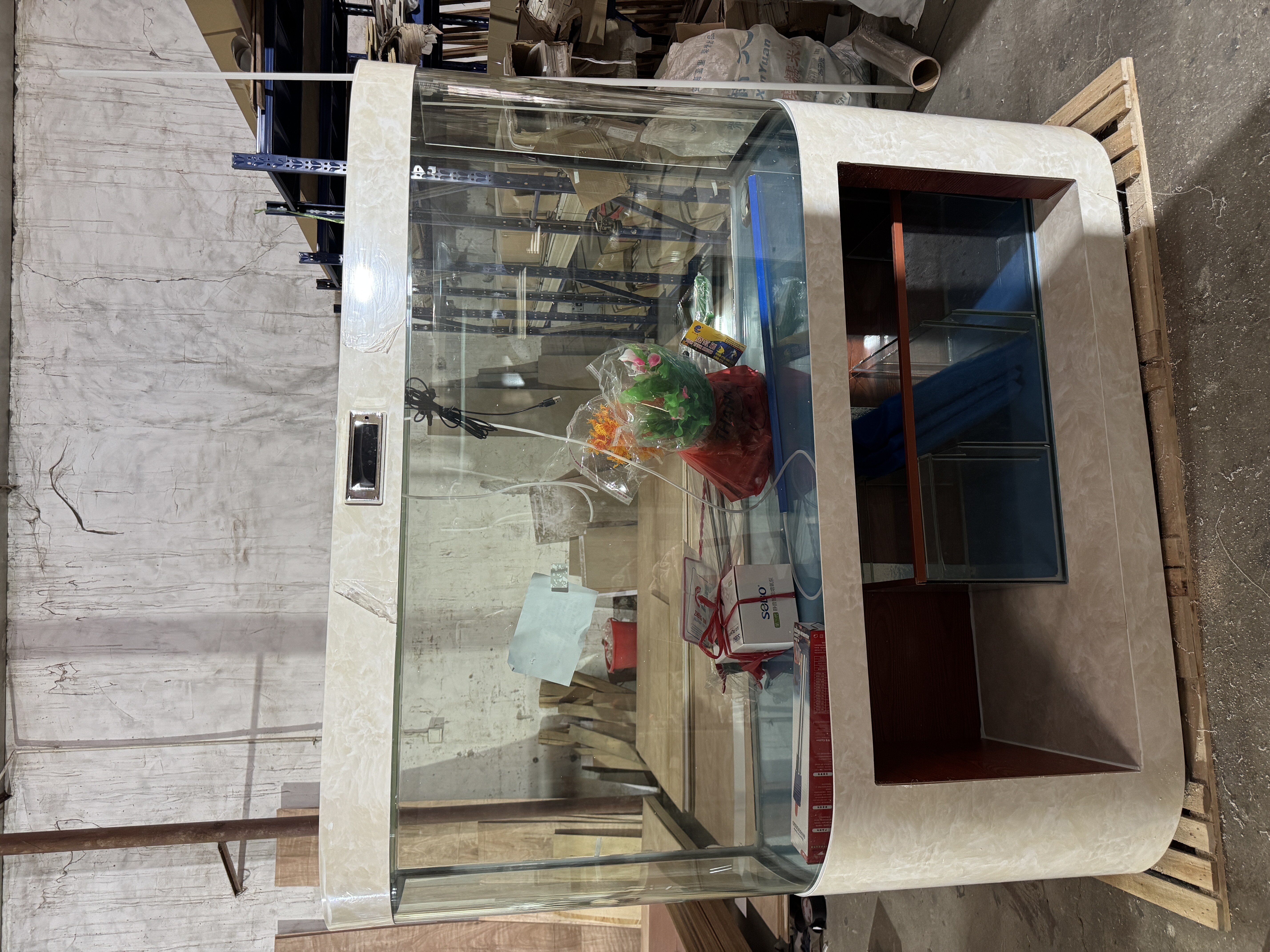 Fish tank glass
