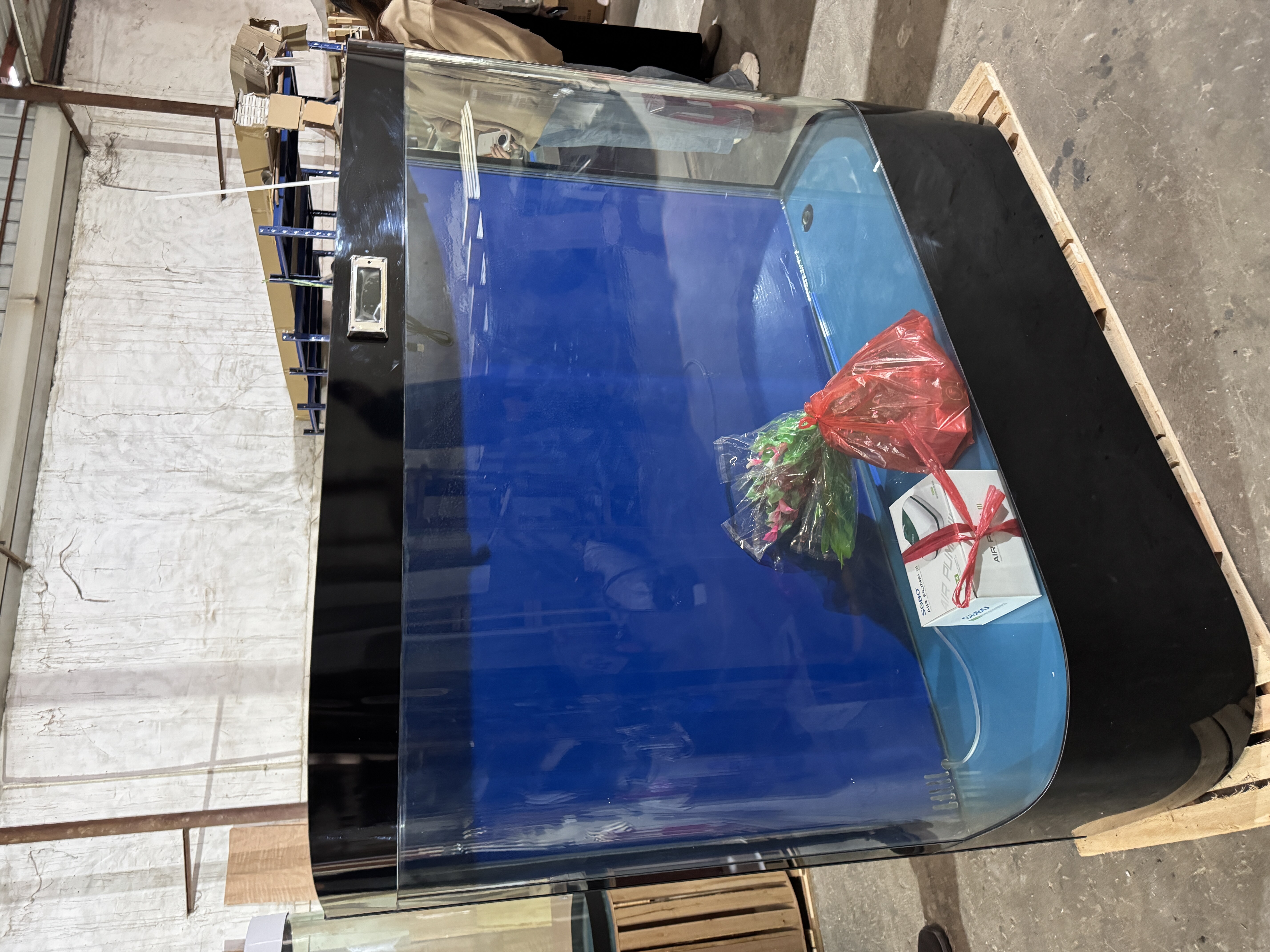 Fish tank glass