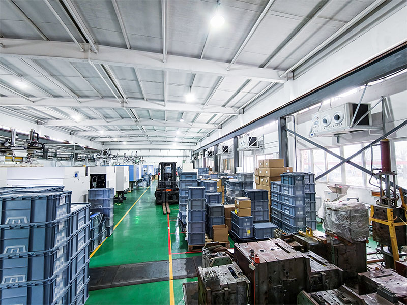 A Certain Injection Molding Workshop in Zhejiang
