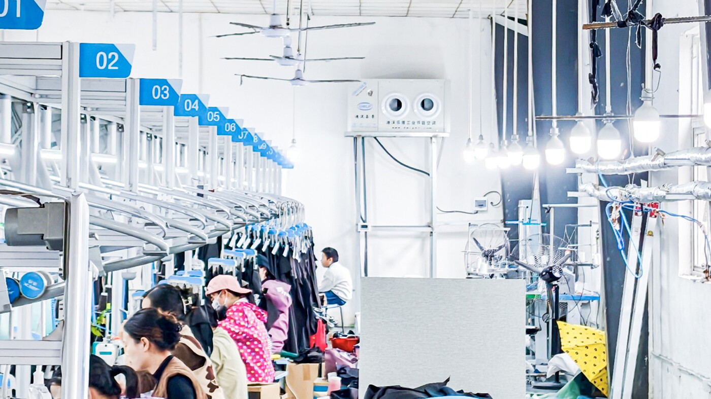 第1张图 单独这一张大图放在第一行 要裁剪成宽一点的图