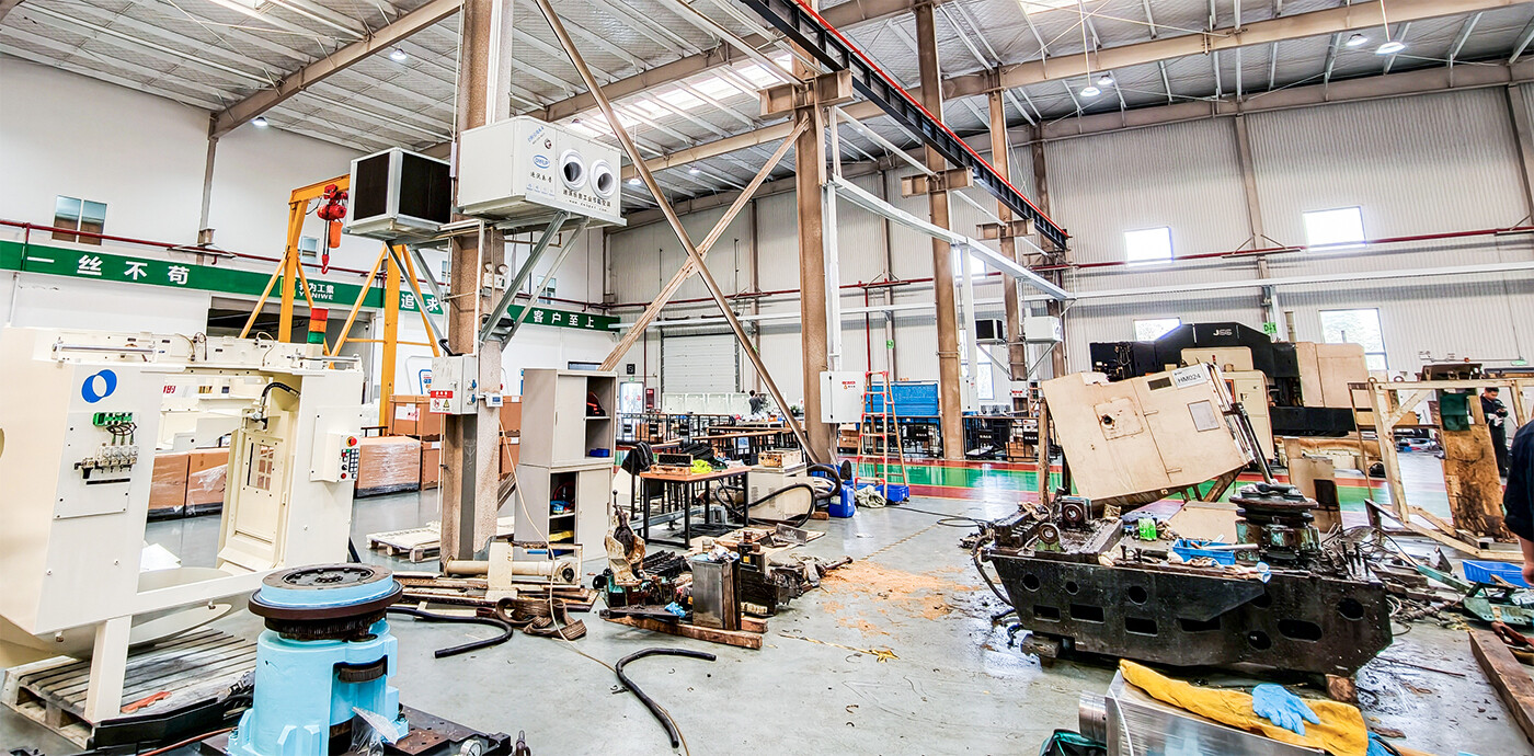 第1张图，单独这一张大图放在第一行，要裁剪成宽一点的图，图片里的空调产品不能被裁剪掉了