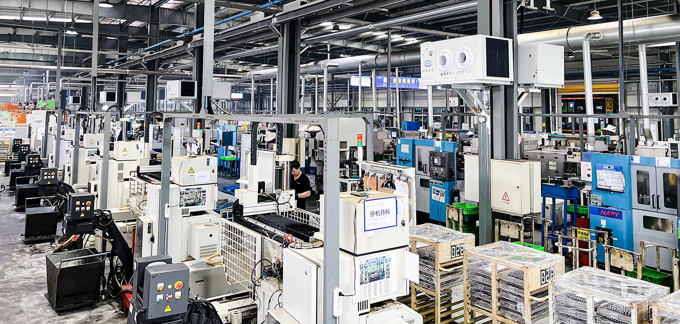 第1张图，单独这一张大图放在第一行，要裁剪成宽一点的图，图片里的空调产品不能被裁剪掉了