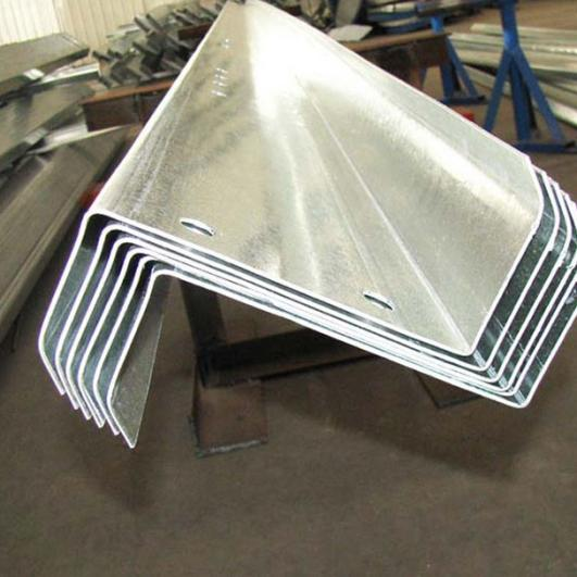 Why is Z-shaped steel purlin preferred for roofs?