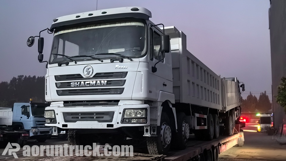 Camions benne Aorun Shacman Delong F3000 8x4 expédiés au Bénin