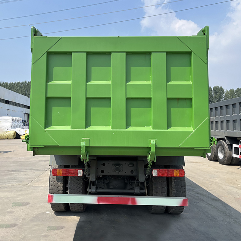 CAMION BENNE HOWO 6x4