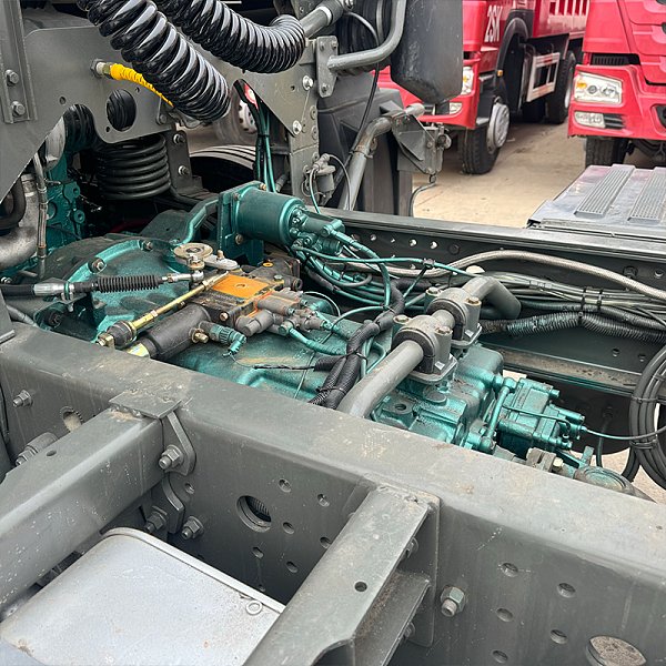 Détails du remorquage du camion lourd blanc Howo10