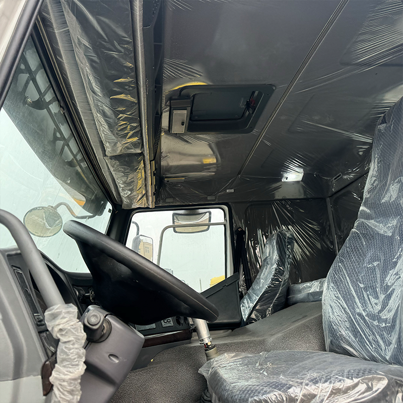 SINOTRUK HOWO Grue Auxiliaire Camion Solution de Levage et Transport Lourd