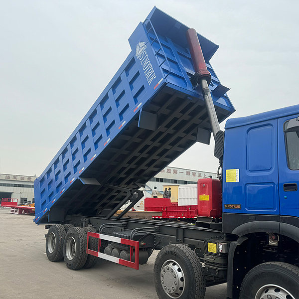 Howo Blue 8x4 détails 5