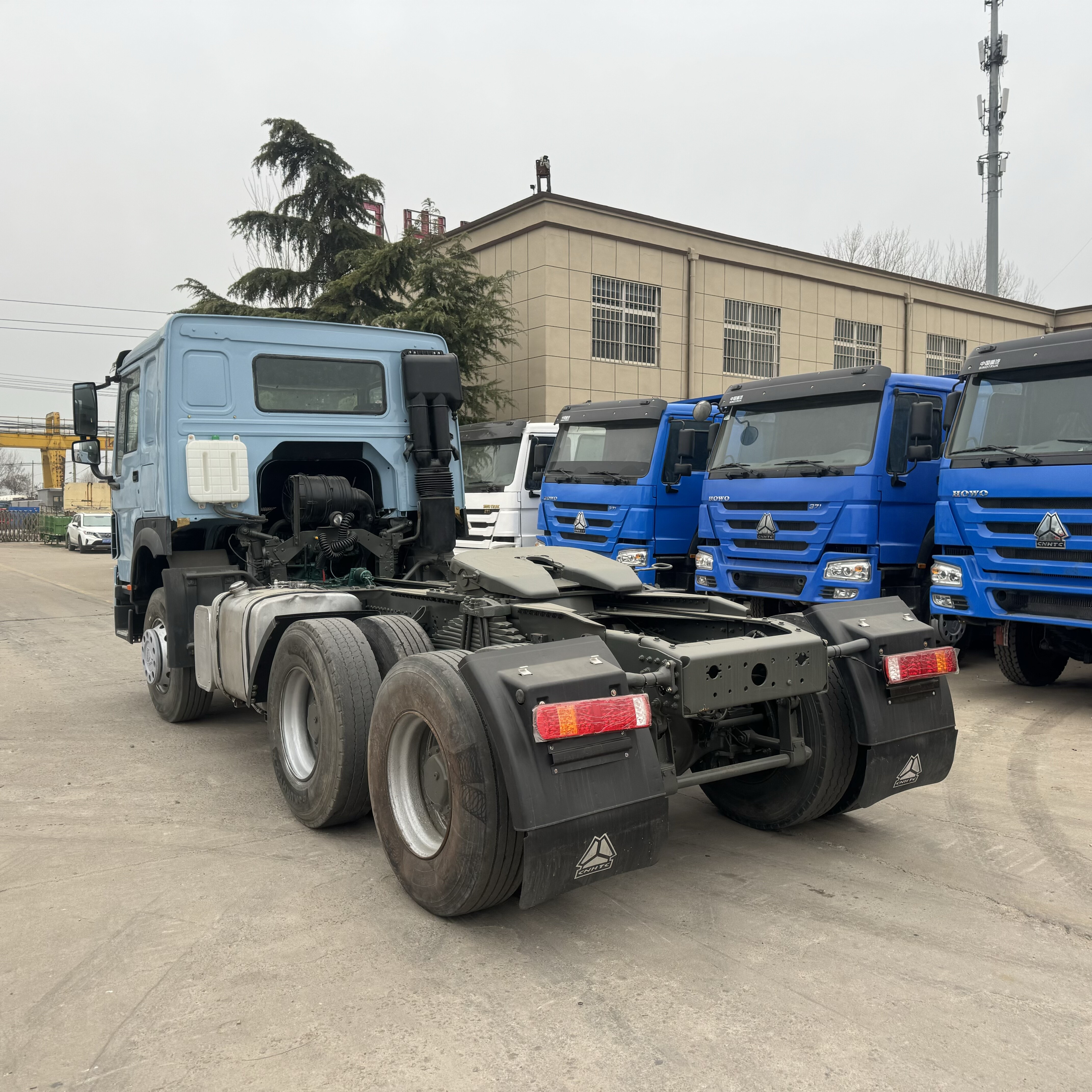 SINOTRUK HOWO Tracteur routier 4x2, 6x4 | 371 ch-430 ch Remorquage lourd