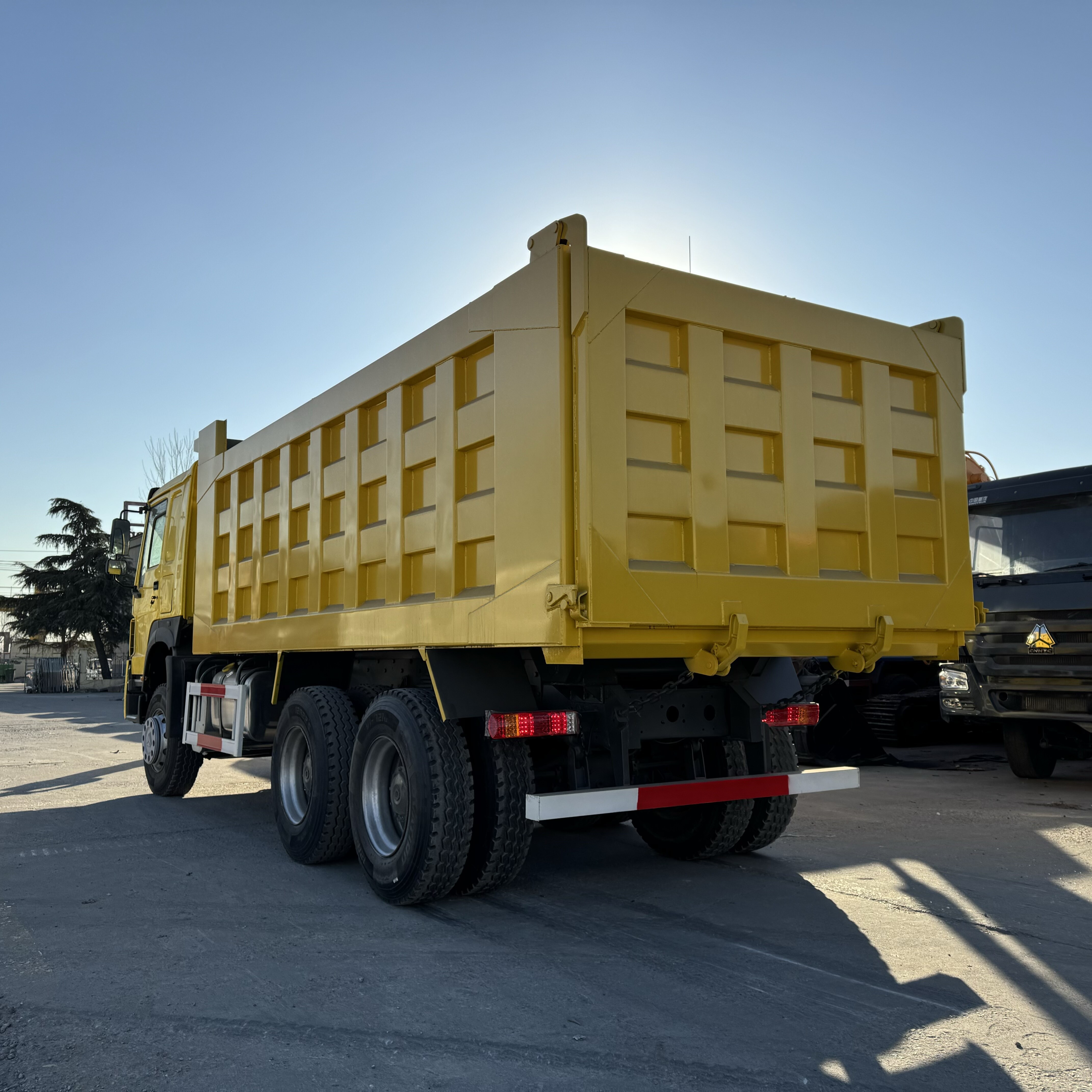 Howo 6x4 Camion à benne basculante 