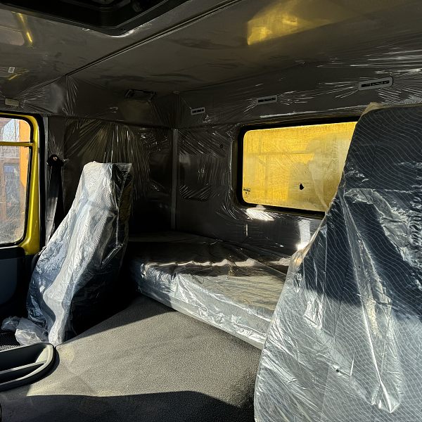 Détails du camion-benne HOWO 6x4 jaune 9