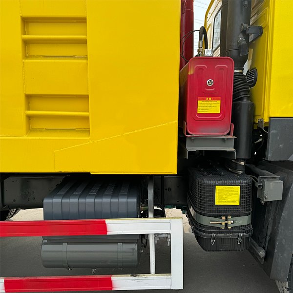 Détails du camion-benne HOWO 6x4 jaune 12