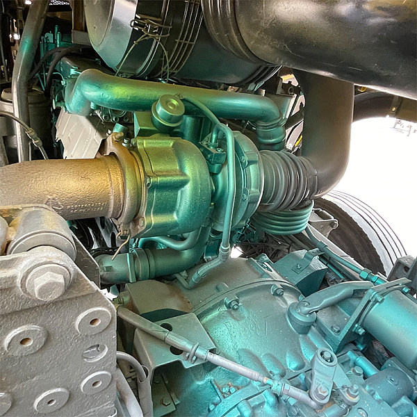 HuoSheng 8x4 benne auto-déchargeuse jaune détail 10