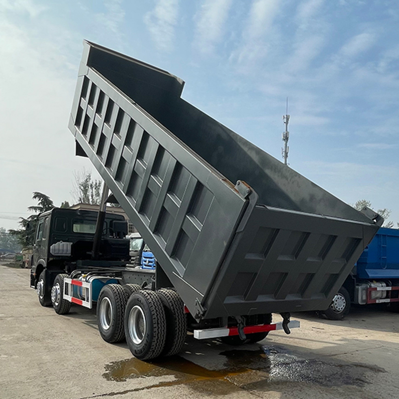 Howo 8x4 Camion à benne basculante