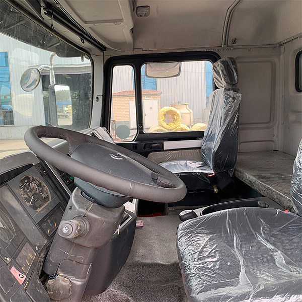 Détails du déchargement noir 6x4 de Shaanxi Auto 1