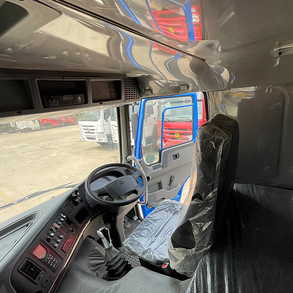 Détails du camion-benne 6x4 U bleu HOWO 2