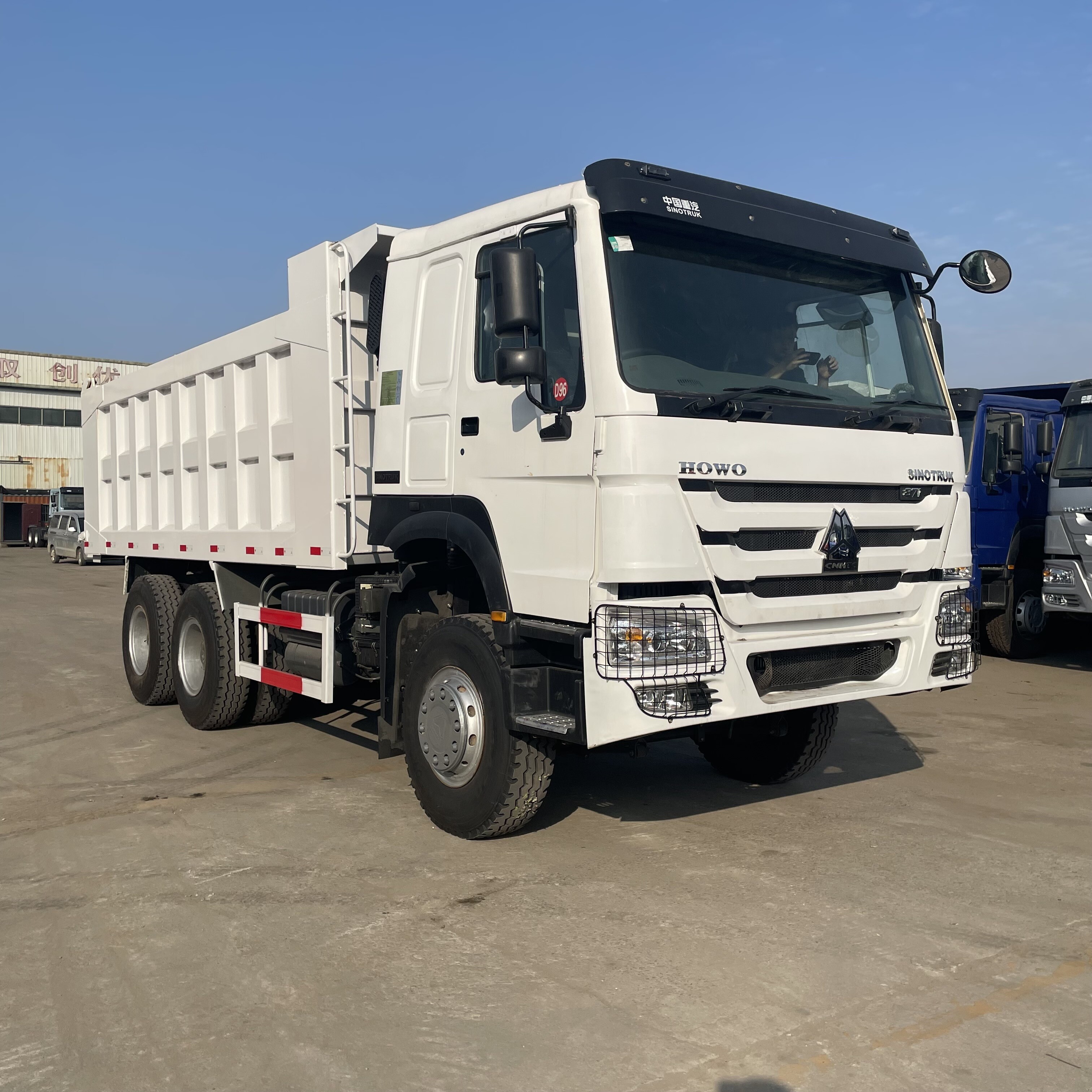 Howo 6x4 Camion à benne basculante 