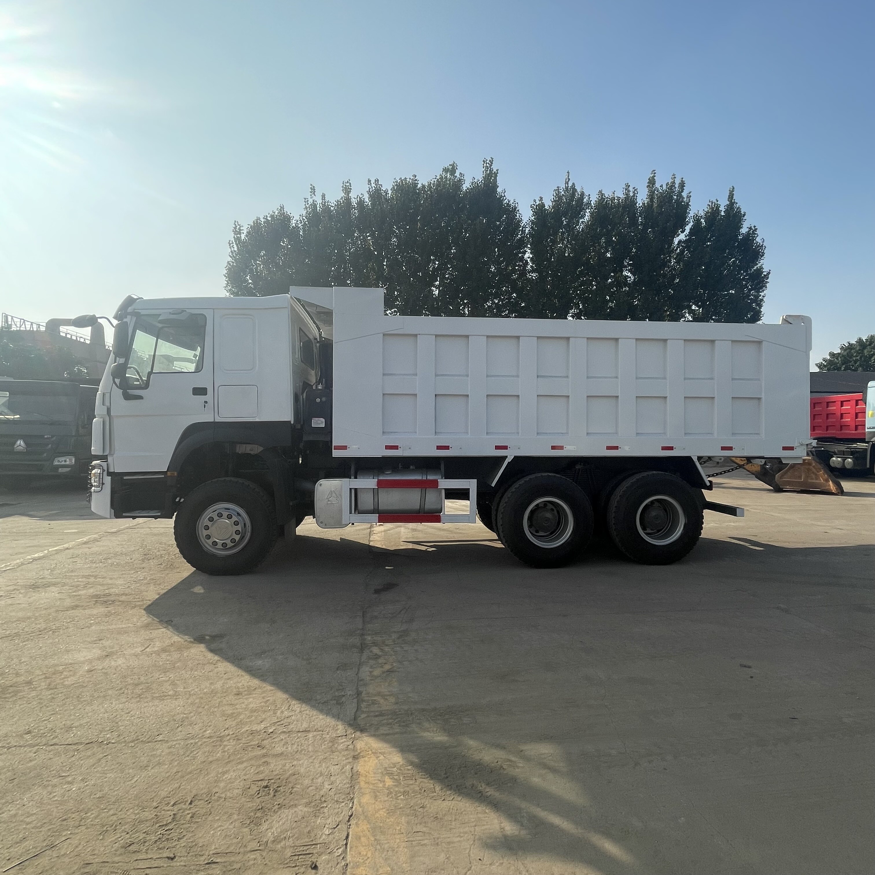 Howo 6x4 Camion à benne basculante 