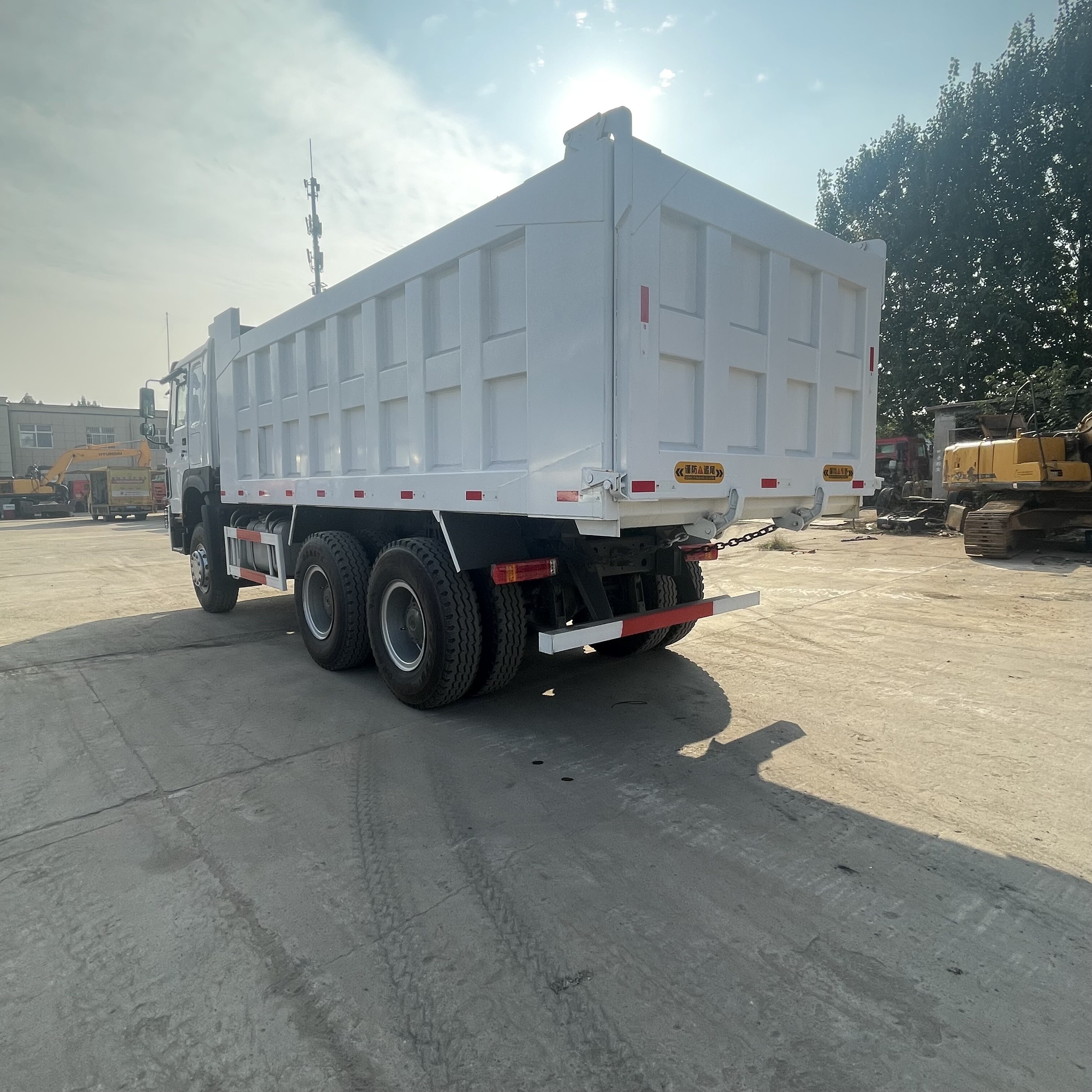 Howo 6x4 Camion à benne basculante 