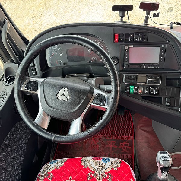 Détails du tracteur blanc Sinotruk 6x4 3