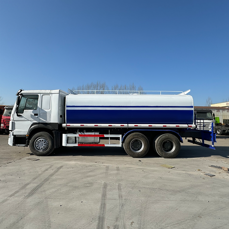 Camion d'arrosage Howo