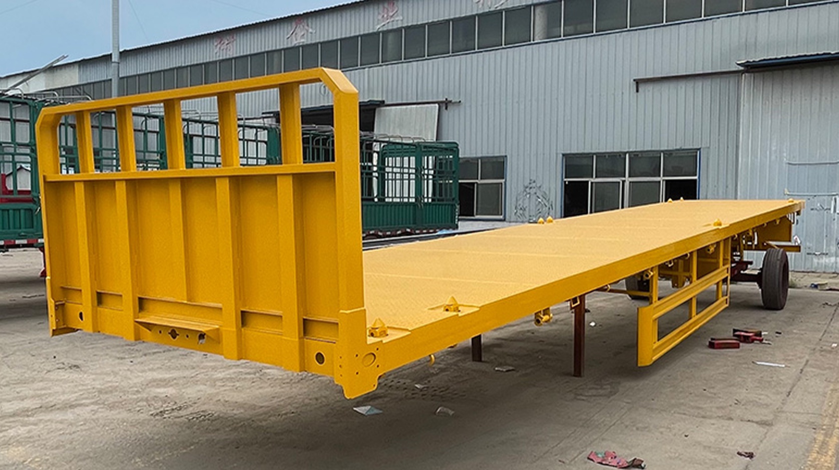 Semi-remorque standard pour le transport de marchandises