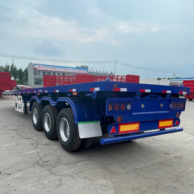 Remorque plate à 3 essieux