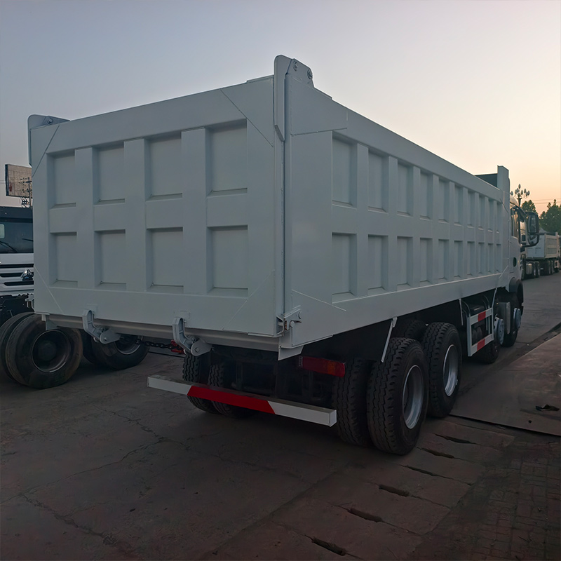 Camion-benne Howo TX 8x4