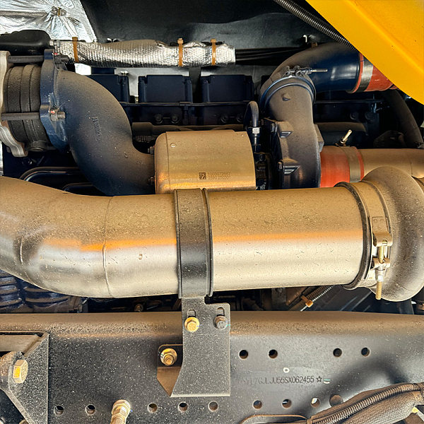 Camion auto-déchargeur Shaanxi 6x6 jaune détails 4