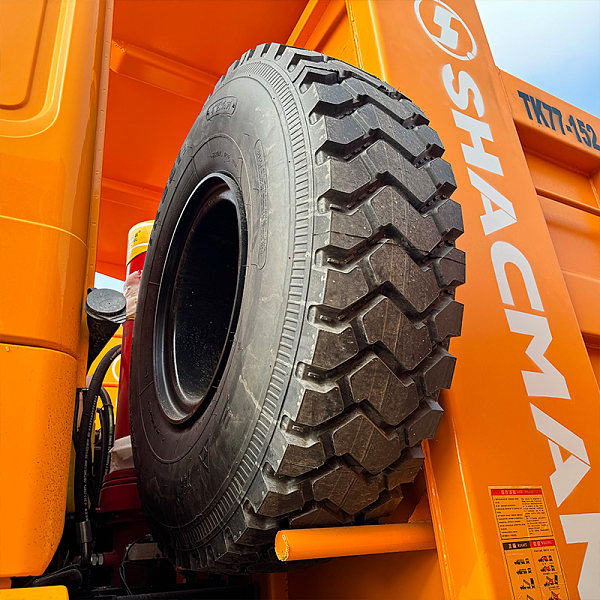 Camion auto-déchargeur Shaanxi 6x6 jaune détails 5