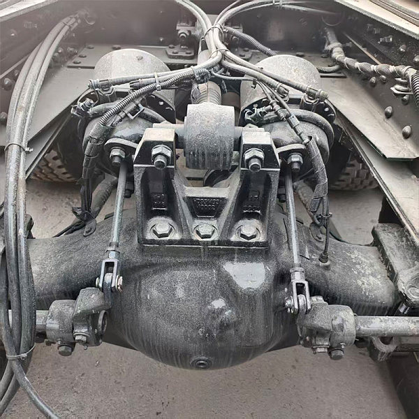Détails du tracteur bleu Shaanxi X30003