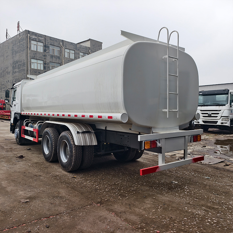 Camion-citerne d'eau Howo 20000L