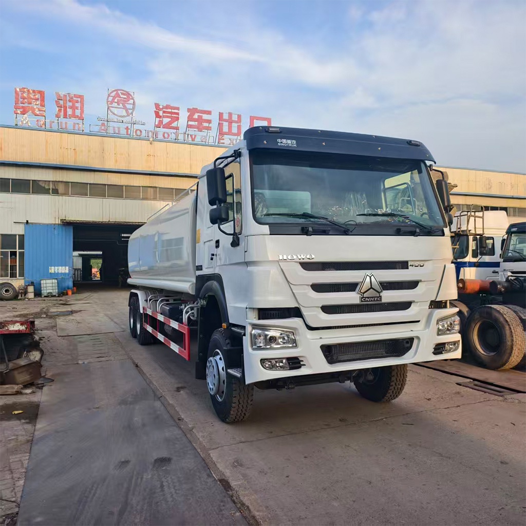 Camion-citerne d'arrosage Howo 6x4