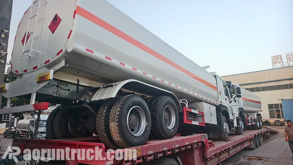 Camion-citerne à carburant HOWO 6x4 de 20,000 Litres exporté vers le Niger