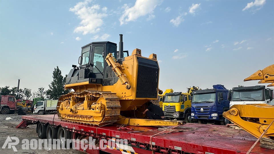 Bulldozers sur chenilles expédiés au Nigeria