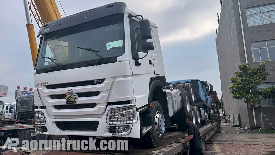 3 unités de camions tracteurs Sinotruk pour la Guinée