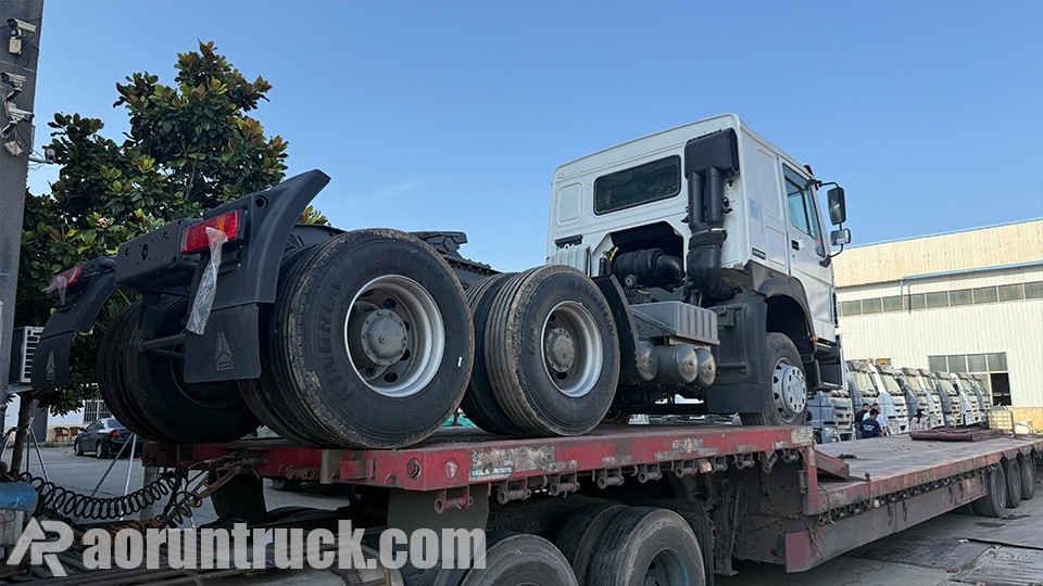 Camions tracteurs HOWO 6x4 exportés en Guinée
