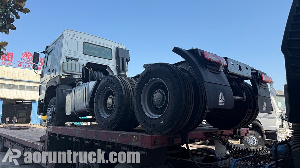 Camions tracteurs HOWO 6x4 exportés en Guinée