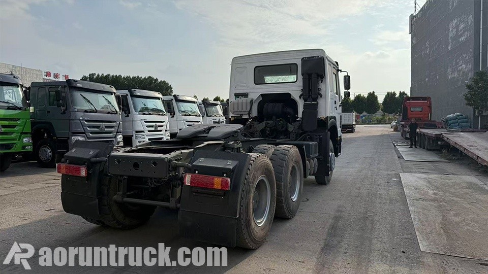 Négociation de la commande de camions tracteurs Sinotruk HOWO 6x4 tracteur routier 10 roues