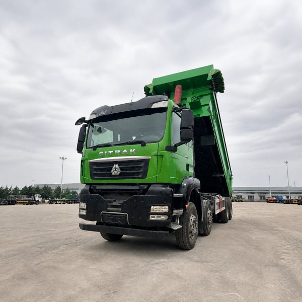 camion-benne Sitrak d'occasion