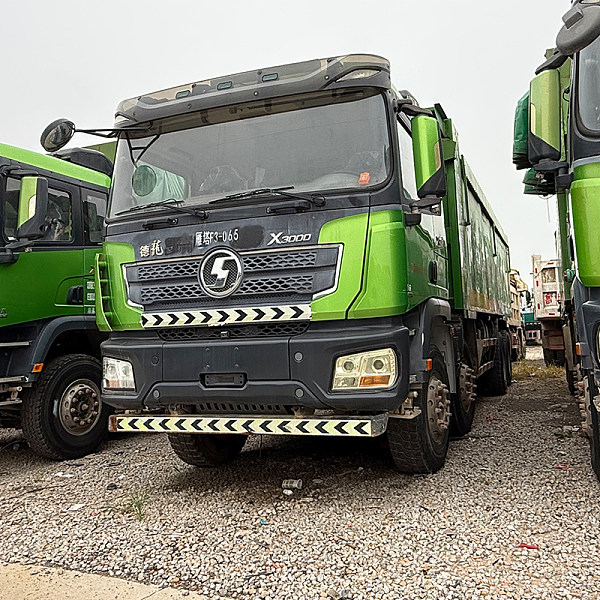 Fabricant chinois de camions-bennes X3000 8x4