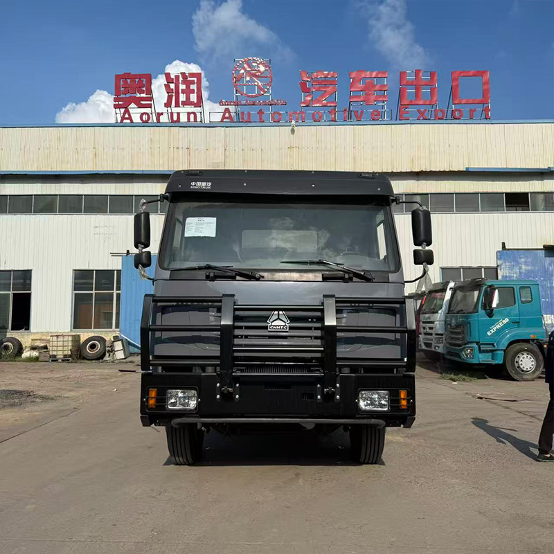 Camion tracteur SINOTRUK HOWO 6x4 à cabine classique