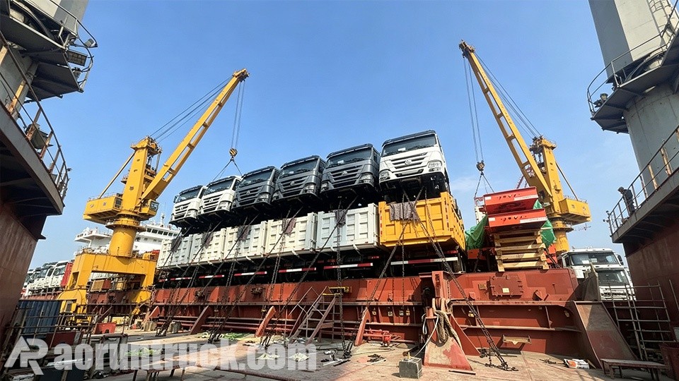 3 unités de camions tracteurs SINOTRUK HOWO préparées pour l’exportation vers Tema, Ghana