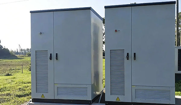 Energy storage system: Energy storage system: 2* 125kW / 261kWh Liquid Cooling Cabinet</br>Application scenario：Factory</br>Date of shipment:July,2025</br>Application:Two 125kW/261kWh hybrid cabinets with 200kW MPPT enable a Solar + ESS + DG solution, ensuring 24/7 power for a Philippine factory.