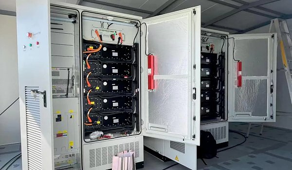 Energy storage system: 2* 125kW / 261kWh Liquid Cooling Cabinet </br>Application scenario:Farm</br>Delivery data:Dec,2025</br>Application:A Thailand farm uses two 125kW/261kWh all-in-one cabinets to optimize peak/off-peak usage and reduce energy costs.