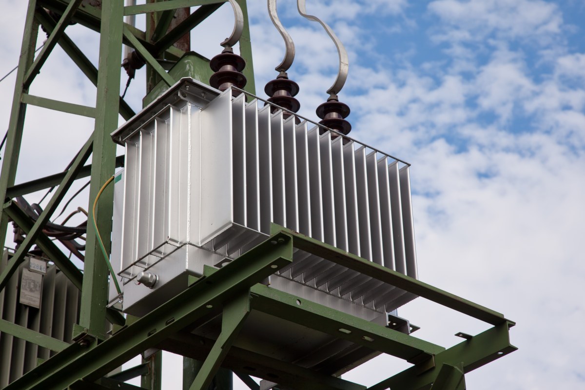 千库网_变压器_摄影图编号20159918(1)(1)